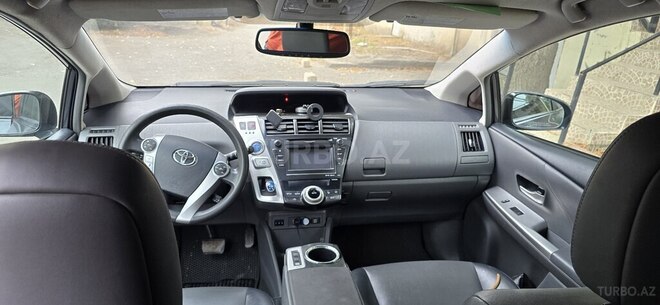 Toyota Prius V 2012, 285,000 km - 1.8 л - Bərdə