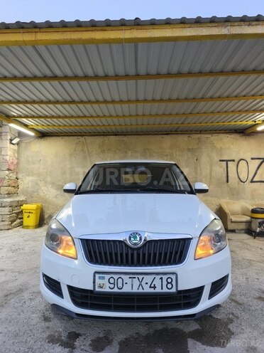 Skoda Fabia 2011, 290,000 km - 1.6 l - Bakı