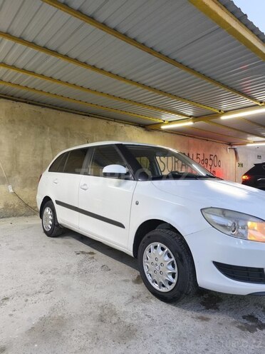 Skoda Fabia 2011, 290,000 km - 1.6 l - Bakı
