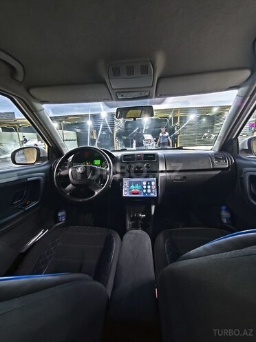 Skoda Fabia 2011, 290,000 km - 1.6 l - Bakı