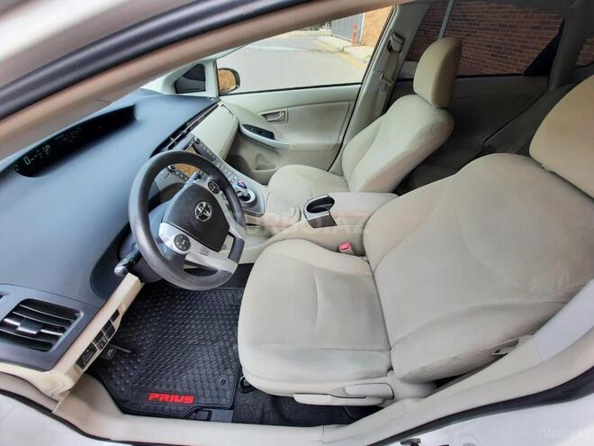 Toyota Prius 2013, 300,000 km - 1.8 л - Bakı