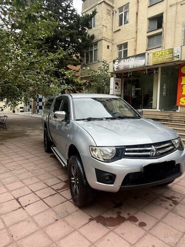 Mitsubishi L200 2013, 386,000 km - 2.5 l - Bakı