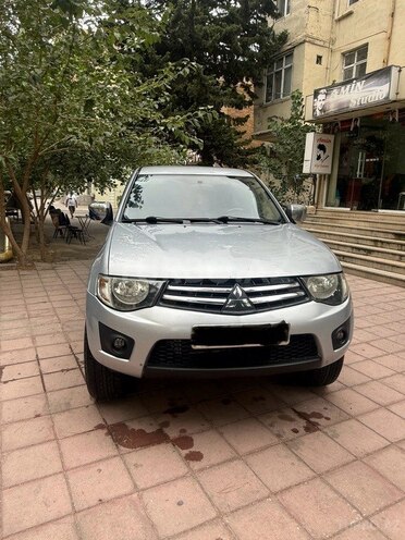 Mitsubishi L200 2013, 386,000 km - 2.5 l - Bakı