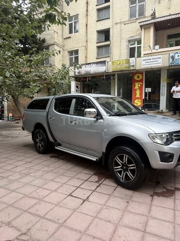 Mitsubishi L200 2013, 386,000 km - 2.5 l - Bakı