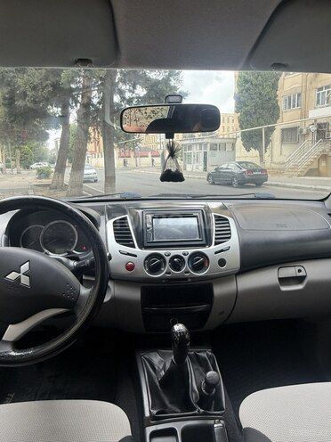 Mitsubishi L200 2013, 386,000 km - 2.5 l - Bakı