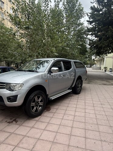 Mitsubishi L200 2013, 386,000 km - 2.5 l - Bakı