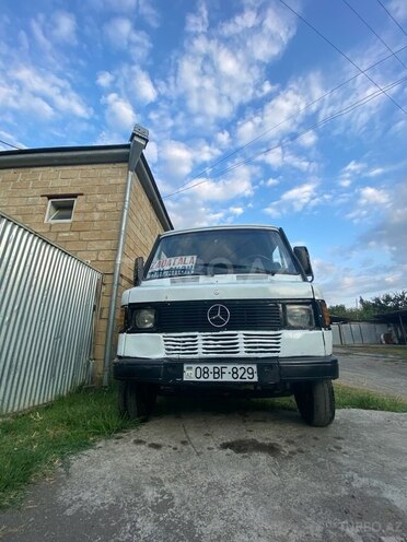Mercedes 208 D 1990, 170,000 km - 2.3 l - Balakən