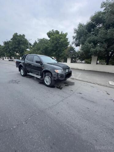Mitsubishi L200 2014, 415,000 km - 2.5 l - Quba