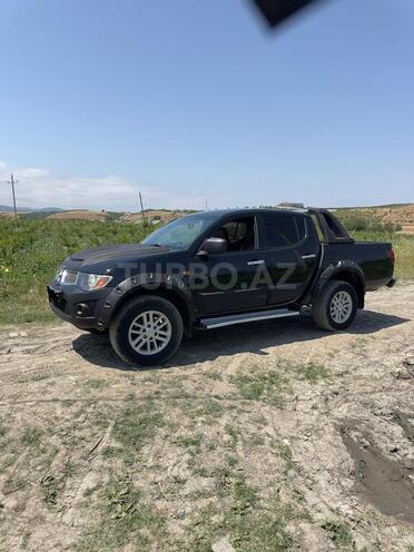 Mitsubishi L200 2014, 415,000 km - 2.5 l - Quba