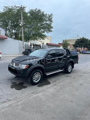 Mitsubishi L200 2014, 415,000 km - 2.5 l - Quba