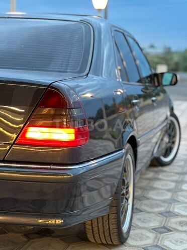 Mercedes C 220 1999, 420,000 km - 2.2 л - Saatlı