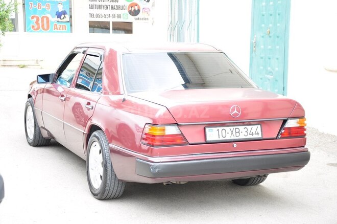 Mercedes E 230 1993, 175,000 km - 2.3 l - Şamaxı