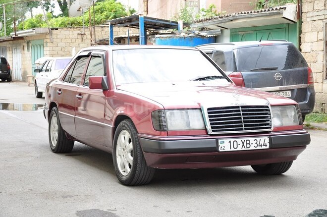 Mercedes E 230 1993, 175,000 km - 2.3 l - Şamaxı