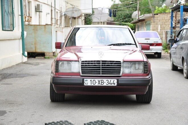 Mercedes E 230 1993, 175,000 km - 2.3 l - Şamaxı