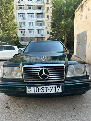 Mercedes E 220 1994, 324,000 km - 2.2 l - Sumqayıt