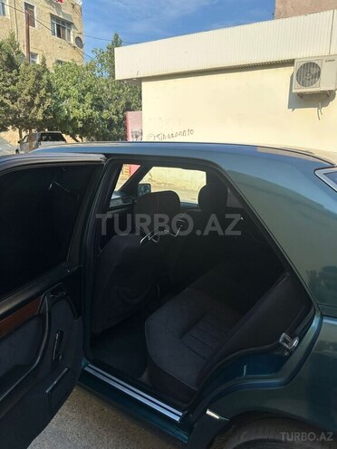 Mercedes E 220 1994, 324,000 km - 2.2 l - Sumqayıt