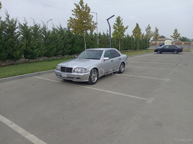 Mercedes C 200 1995, 467,946 km - 2.0 л - Salyan