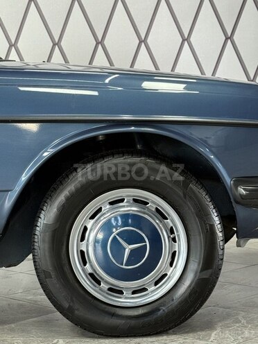 Mercedes W123-12
