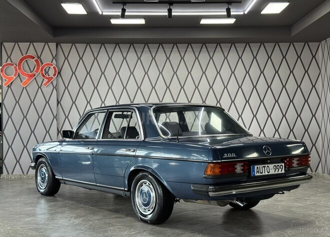 Mercedes W123-4