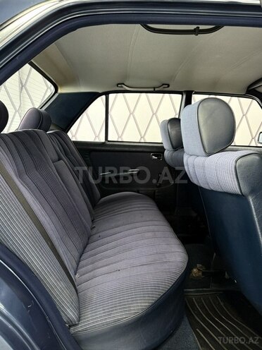 Mercedes W123-11