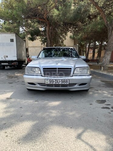 Mercedes C 220 1999, 298,000 km - 2.2 l - Bakı