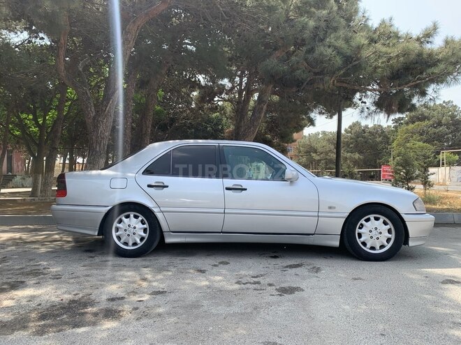 Mercedes C 220 1999, 298,000 km - 2.2 l - Bakı