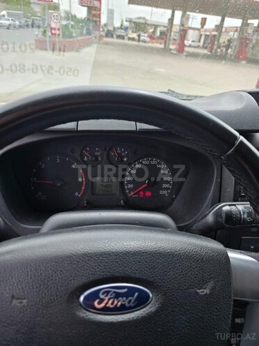 Ford Transit 2010, 179,000 km - 2.2 л - Salyan