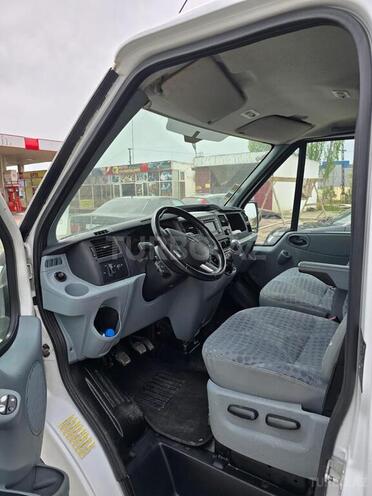 Ford Transit 2010, 179,000 km - 2.2 л - Salyan