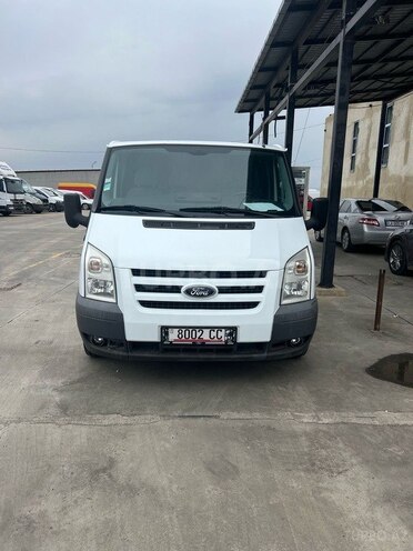 Ford Transit 2010, 179,000 km - 2.2 л - Salyan