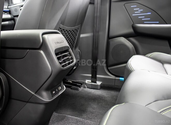 Lynk & Co 06-20