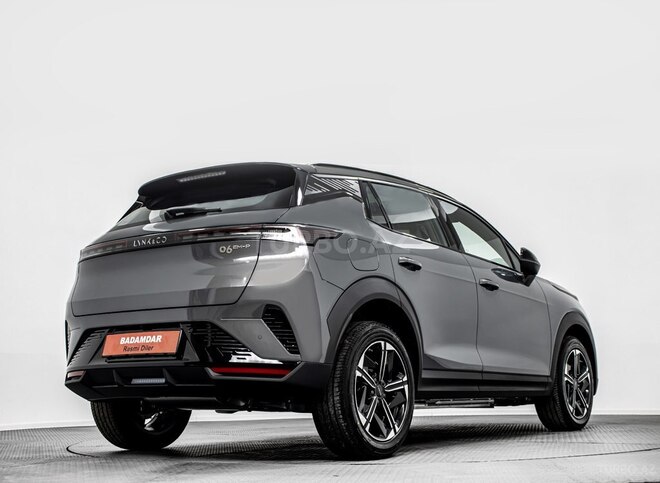 Lynk & Co 06-3