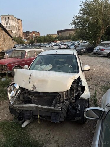 Nissan Sunny 2012, 400,000 km - 1.5 l - Bakı