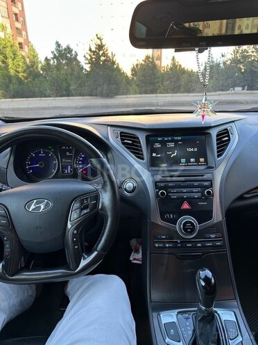 Hyundai Grandeur 2015, 230,000 km - 2.2 л - Bakı