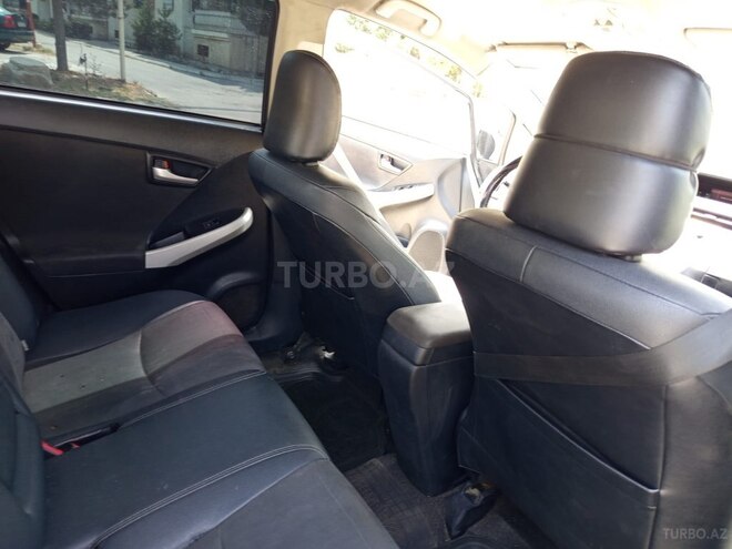Toyota Prius 2014, 180,000 km - 1.8 l - Bakı