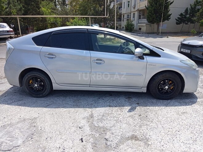 Toyota Prius 2014, 180,000 km - 1.8 l - Bakı