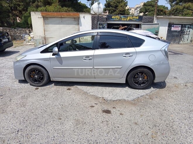 Toyota Prius 2014, 180,000 km - 1.8 l - Bakı