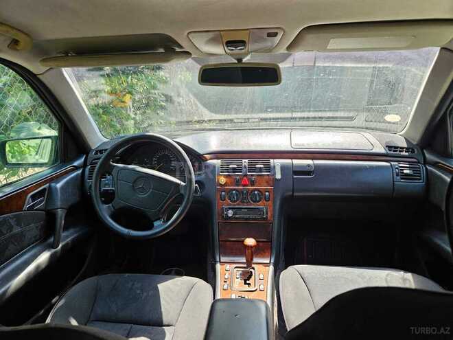 Mercedes E 240 1998, 350,000 km - 2.4 l - Göyçay