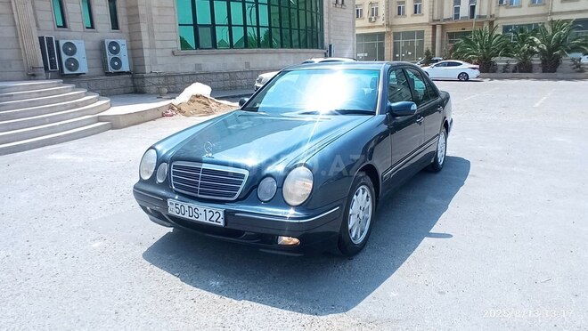 Mercedes E 220 1999, 289,000 km - 2.2 l - Bakı