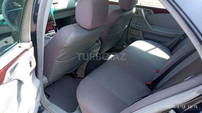 Mercedes E 220 1999, 289,000 km - 2.2 l - Bakı