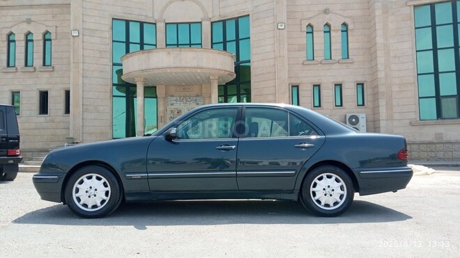 Mercedes E 220 1999, 289,000 km - 2.2 l - Bakı