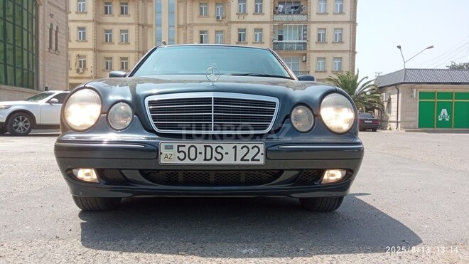 Mercedes E 220 1999, 289,000 km - 2.2 l - Bakı