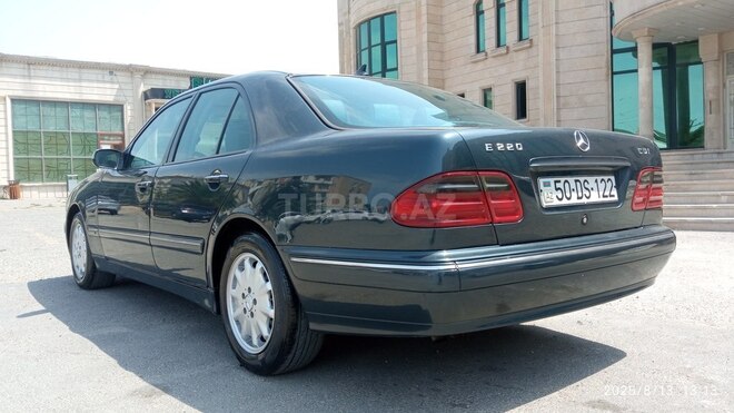 Mercedes E 220 1999, 289,000 km - 2.2 l - Bakı