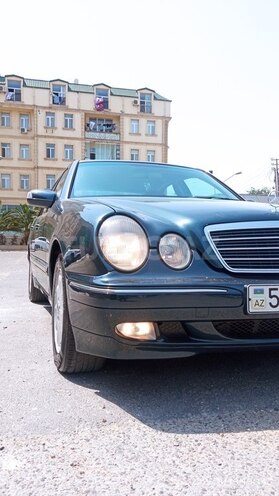 Mercedes E 220 1999, 289,000 km - 2.2 l - Bakı