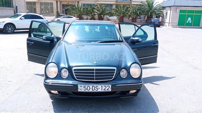 Mercedes E 220 1999, 289,000 km - 2.2 l - Bakı