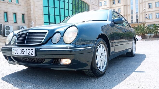 Mercedes E 220 1999, 289,000 km - 2.2 l - Bakı