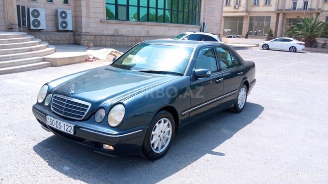 Mercedes E 220 1999, 289,000 km - 2.2 l - Bakı
