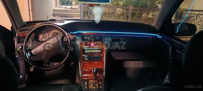 Mercedes E 220 1999, 530,000 km - 2.2 л - Bakı
