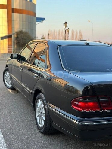 Mercedes E 270 2000, 316,000 km - 2.7 l - Saatlı