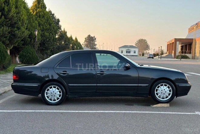 Mercedes E 270 2000, 316,000 km - 2.7 l - Saatlı