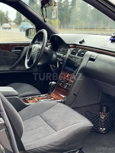 Mercedes E 270 2000, 316,000 km - 2.7 l - Saatlı